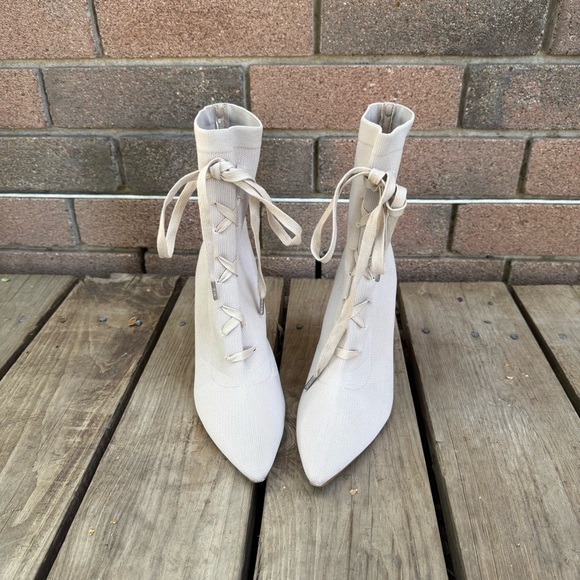 Kendall & Kylie Shoes - Kendall & Kylie Jett Bootie Platform Beige Lace Up Boots Size 10